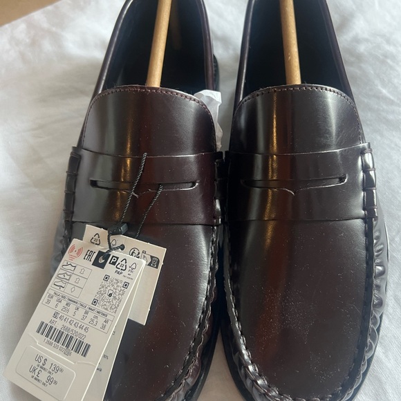 Classic Burgundy Loafers - Picture 5 of 7